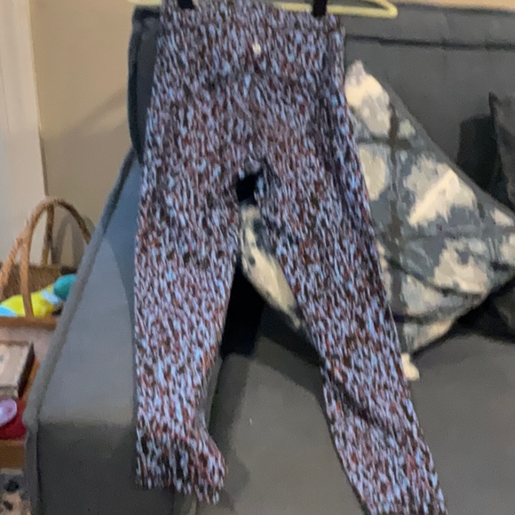 Lululemon Power through high rise leggings.25” - Picture 2 of 3